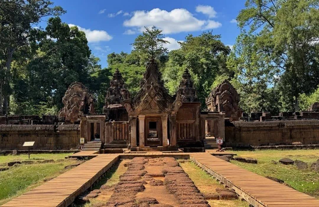 Banteay Srey Temple.jpg